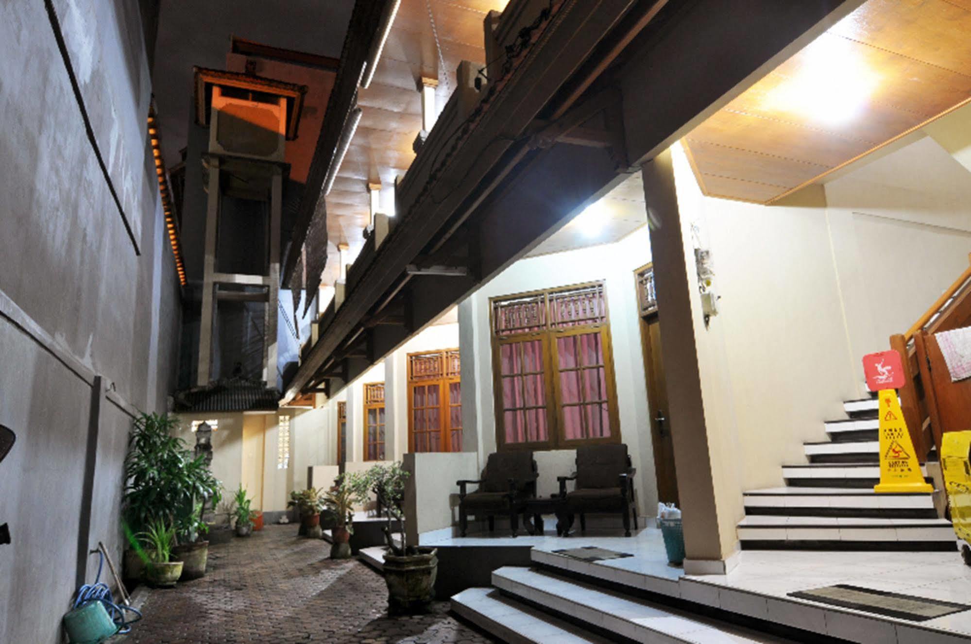 Jesens Inn III Kuta  Bagian luar foto